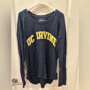 Preloved UC Irvine Navy Blue College Sweatshirt with Yellow Logo - M
